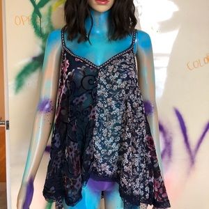 Cute flowy blouse 👚